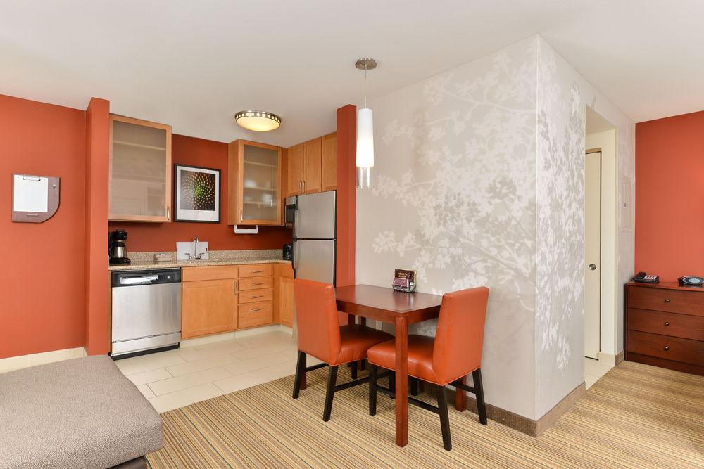 Residence Inn By Marriott Coralville Exterior photo