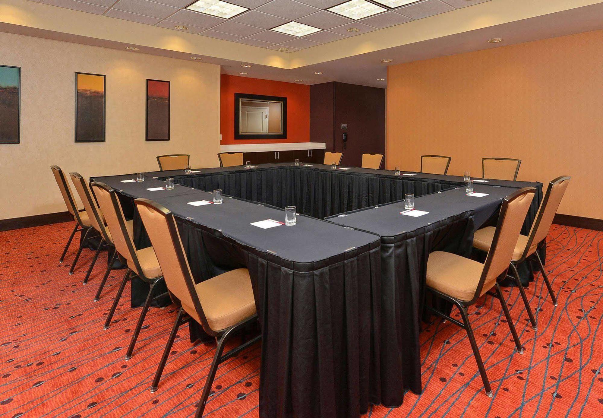 Residence Inn By Marriott Coralville Exterior photo