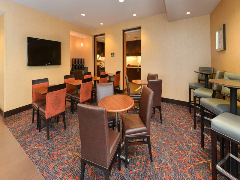 Residence Inn By Marriott Coralville Exterior photo